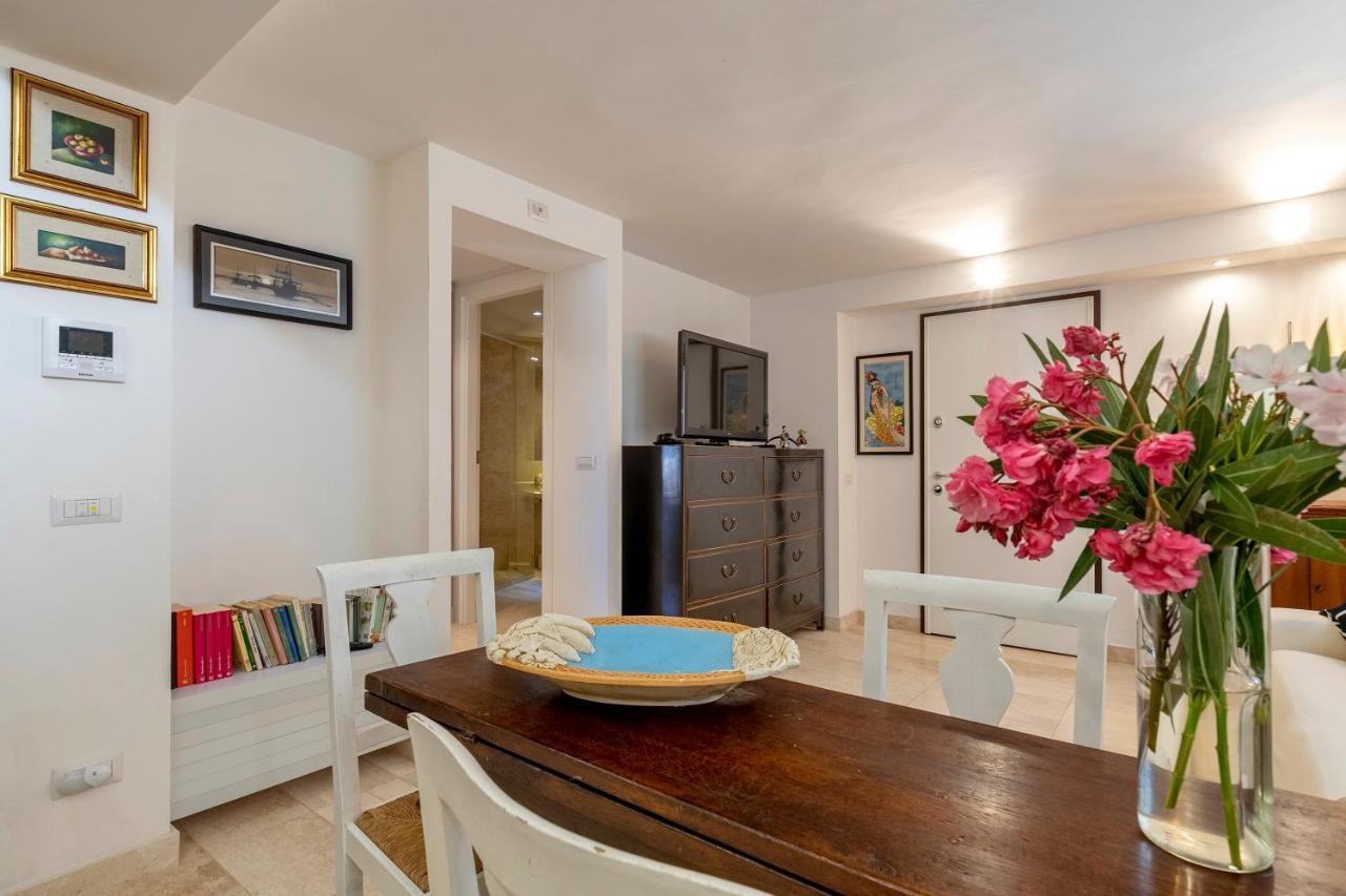 Charming Seafront Apartment With Garden And Patio Fertilia Exterior foto