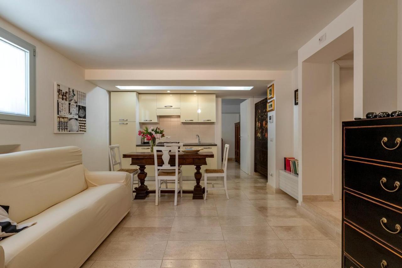 Charming Seafront Apartment With Garden And Patio Fertilia Exterior foto